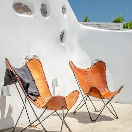 Grandpa's House Plaka (Milos)