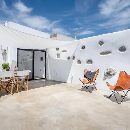 Grandpa's House * Plaka (Milos)